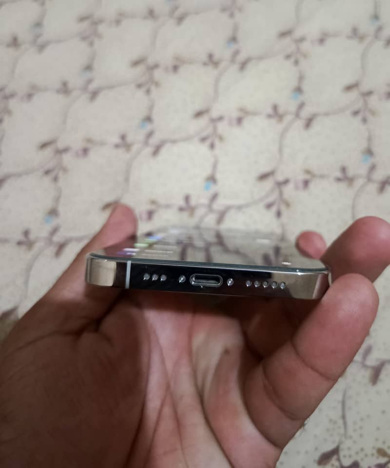 Apple iPhone 13 Pro 2