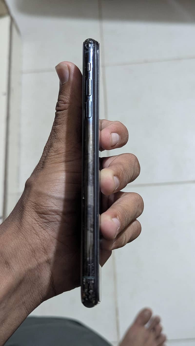 Apple iPhone 11 Pro Max 1