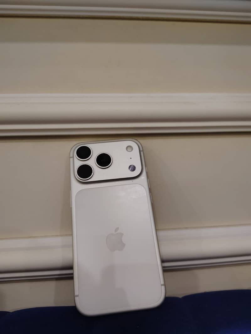 Apple iPhone 17 Pro 2