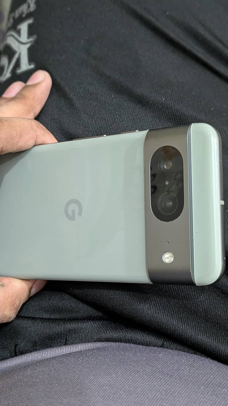 Google Pixel 8 2