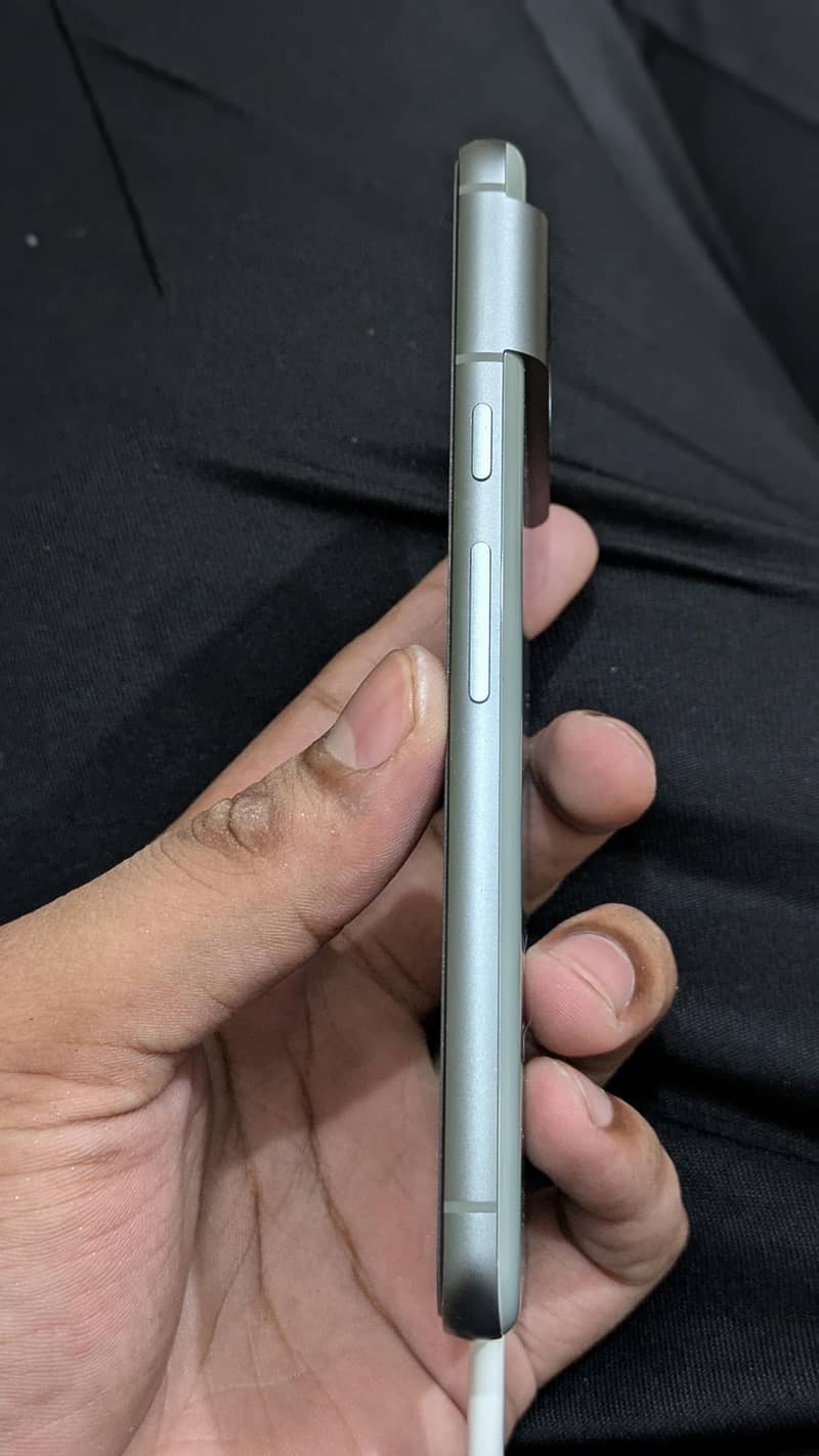Google Pixel 8 5