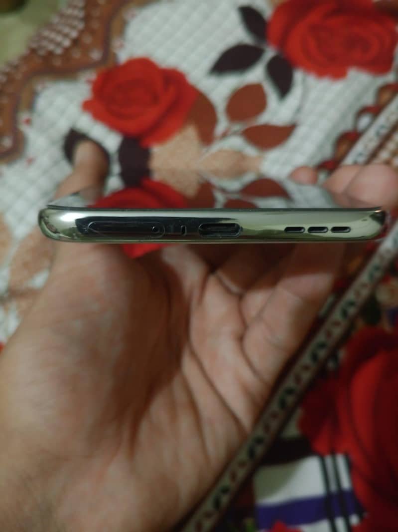spark 40 pro plus 4