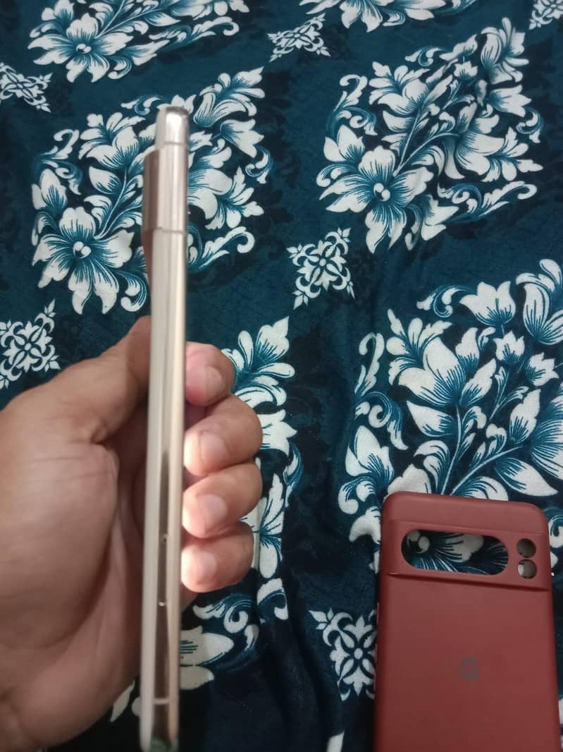 Google Pixel 8 Pro 1
