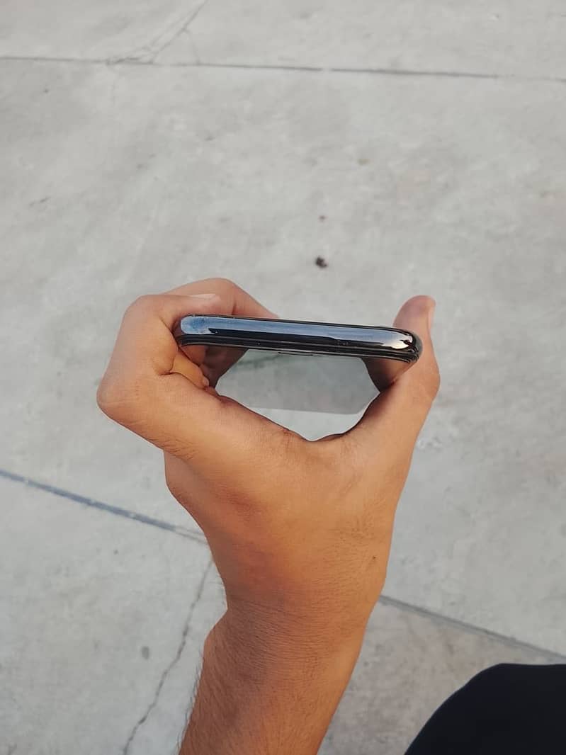 Apple iPhone X 6