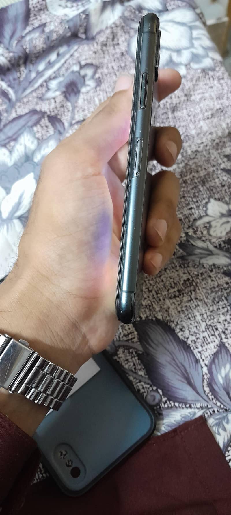 Apple iPhone X 4