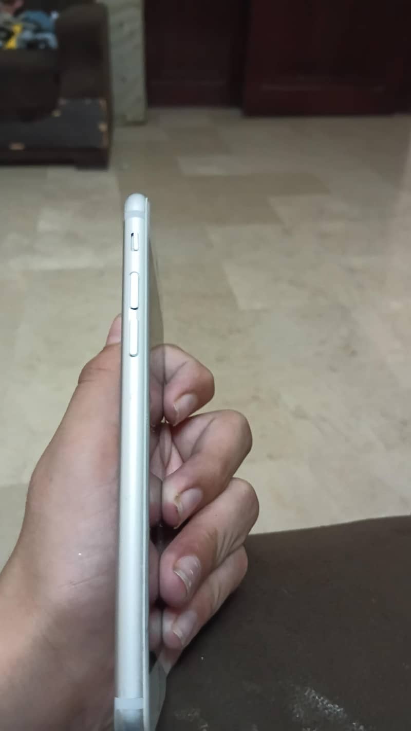 Apple iPhone 6S 1