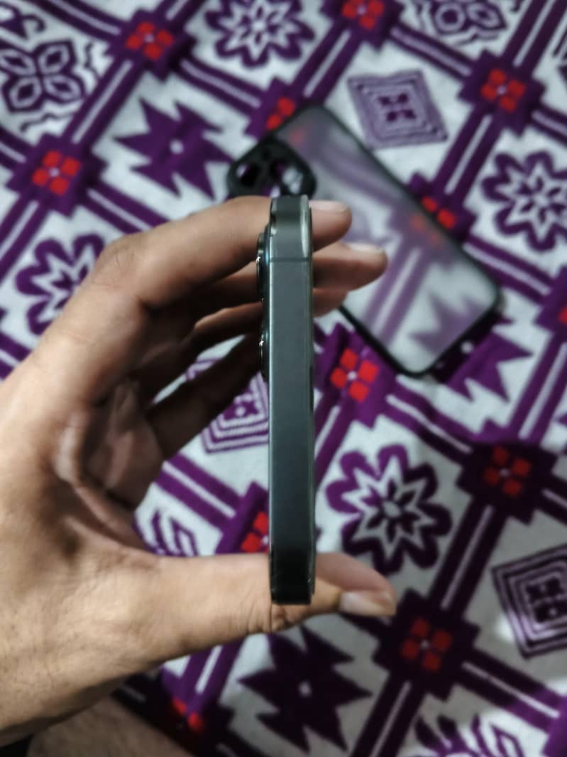 Apple iPhone 12 Pro Max 5