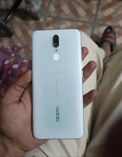 Oppo F 11