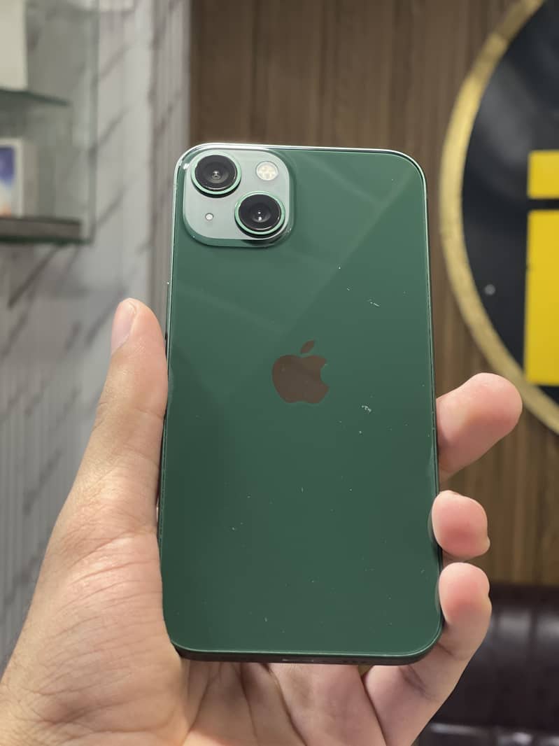 Apple iPhone 13 2