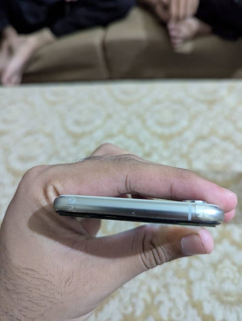 Apple iPhone XS 6