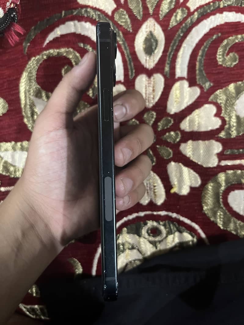 Apple iPhone 15 plus 2