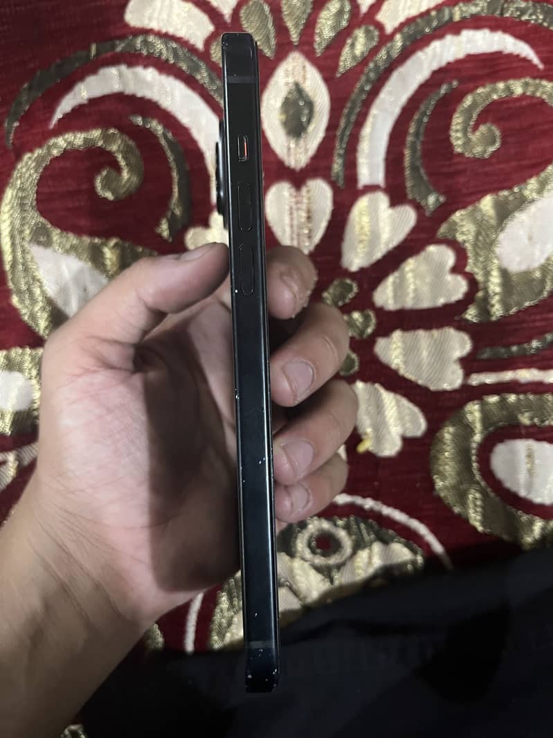 Apple iPhone 15 plus 3