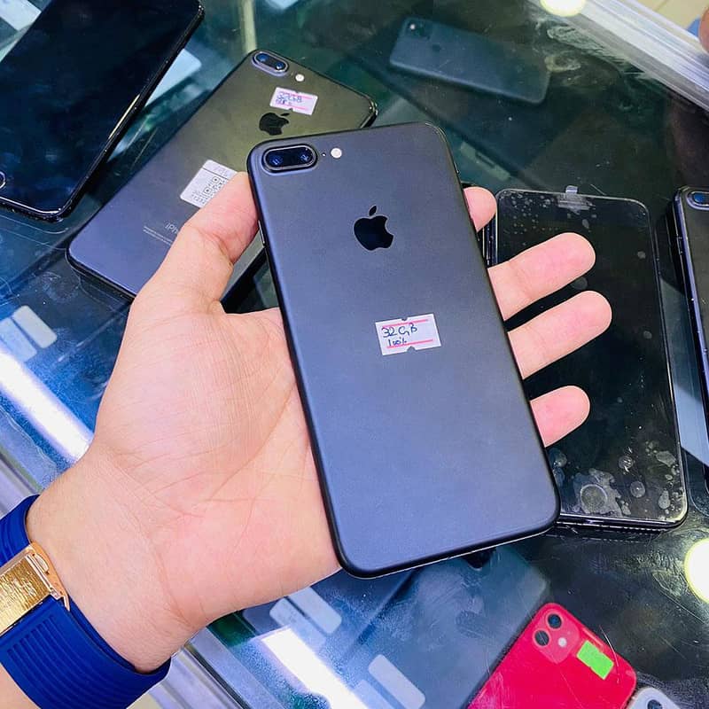 Apple iPhone 7 Plus 0