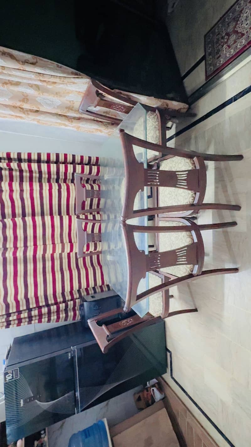 Dinning Table 4