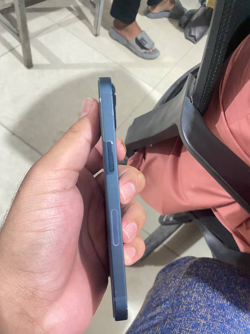 Apple iPhone 13 3