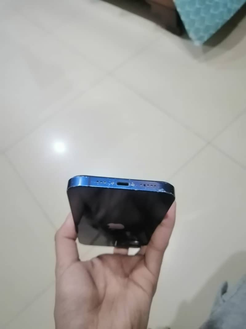 Apple iPhone 12 2