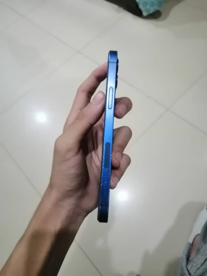 Apple iPhone 12 3