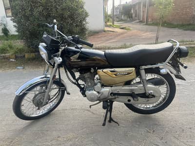 Honda 125 black gold special edition