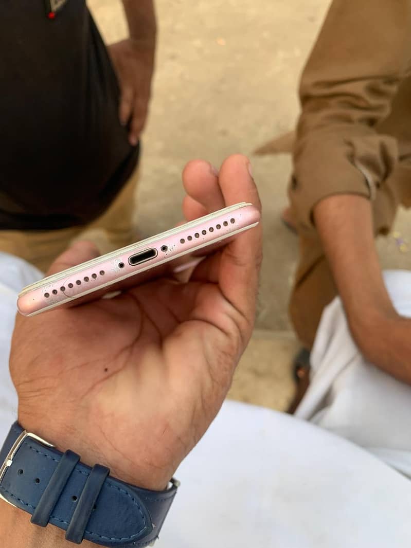 Apple iPhone 7 Plus 1