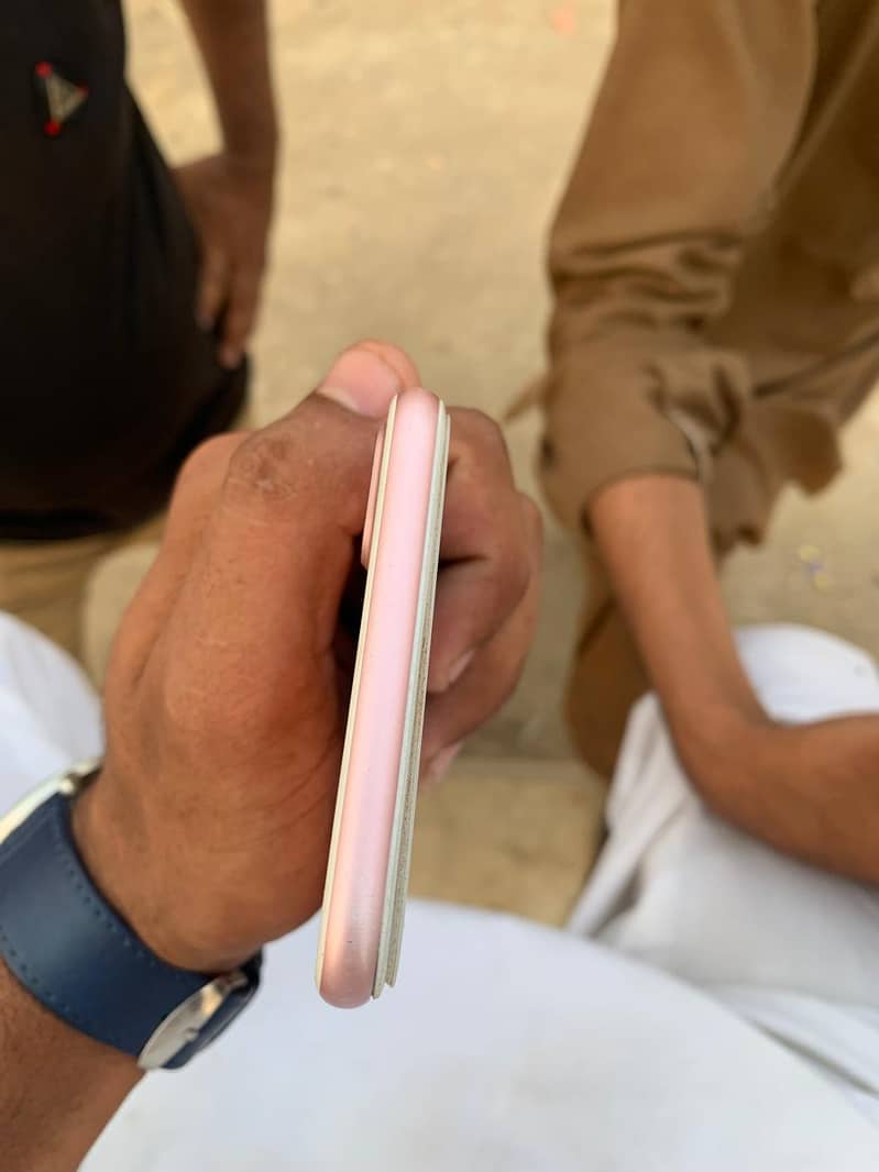 Apple iPhone 7 Plus 4