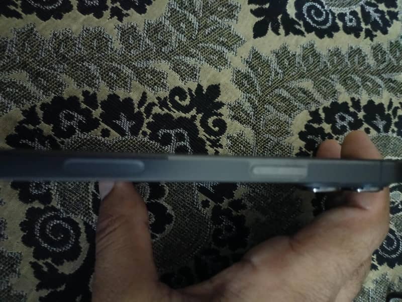Apple iPhone 13 Pro Max 2