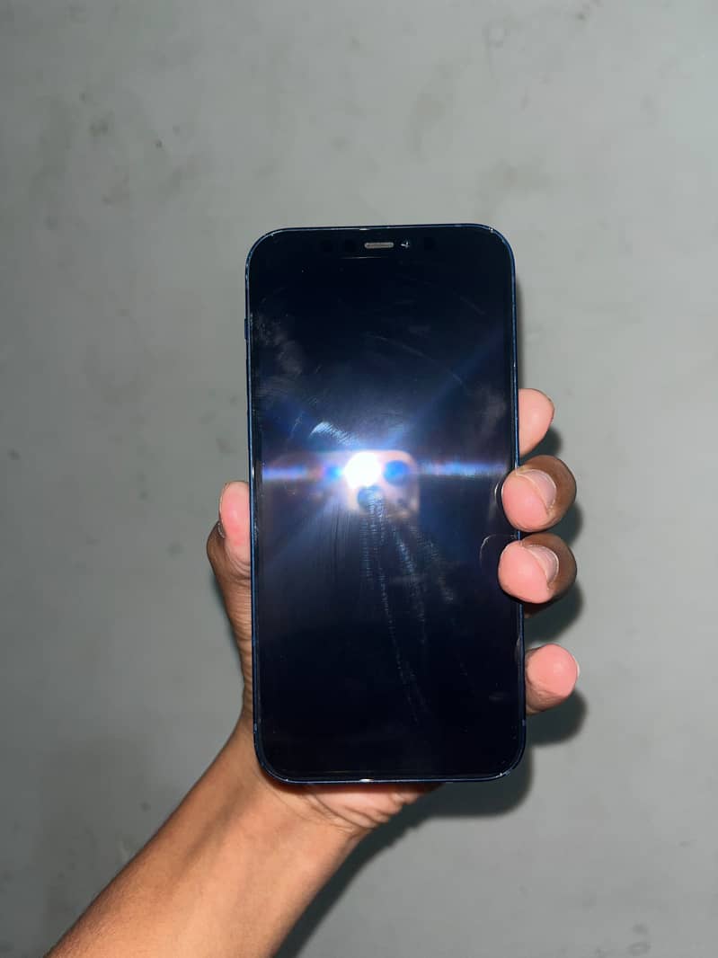iPhone 12 4