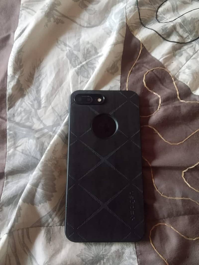 Apple iPhone 7 plus. 0