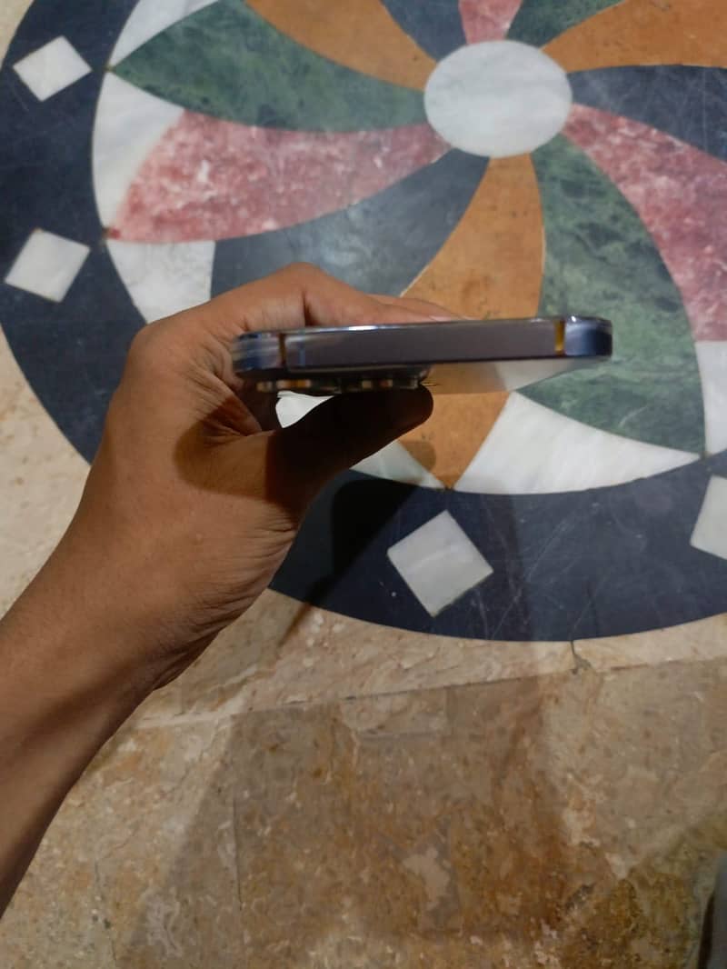 Apple iPhone 13 Pro Max 2