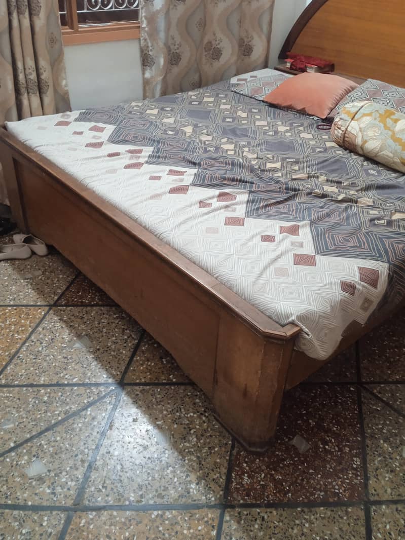 Bed. . . Almari. . . Dressing. . . . side Table 7