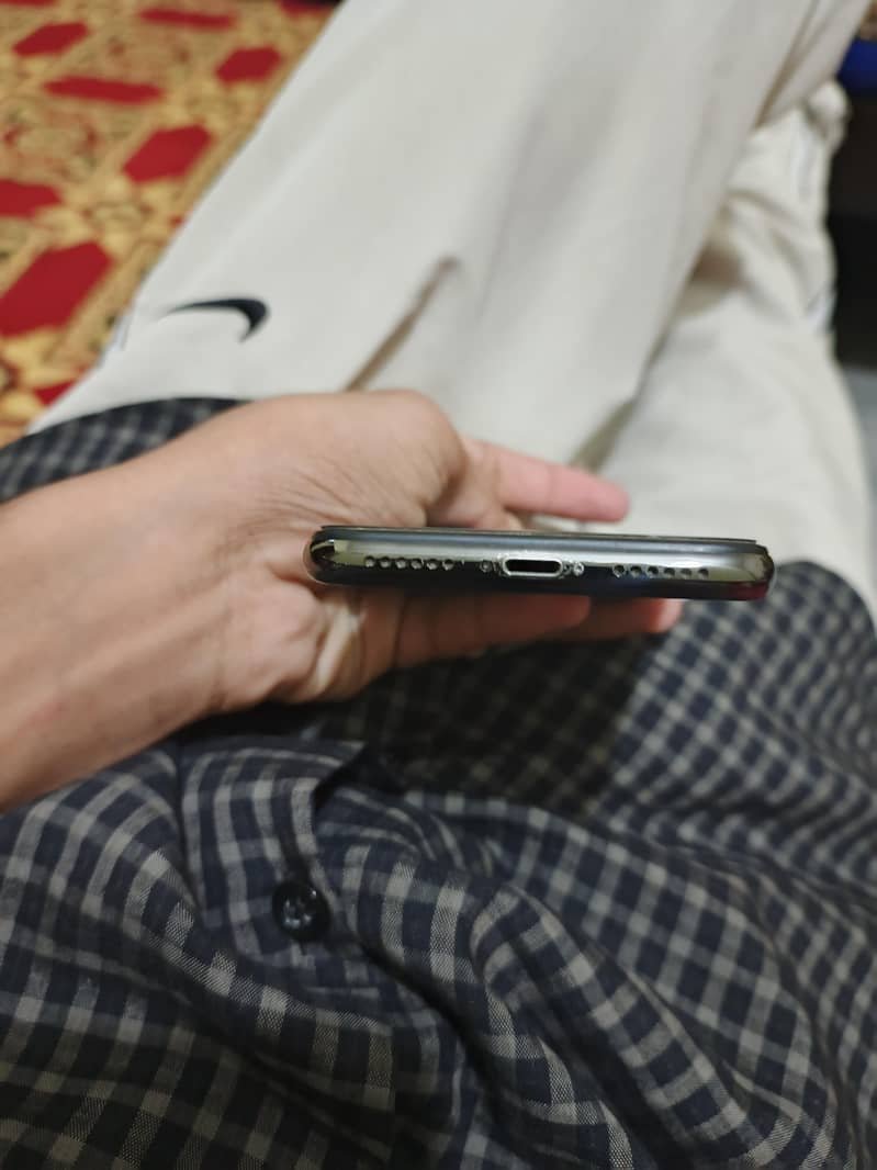 Apple iPhone X 0