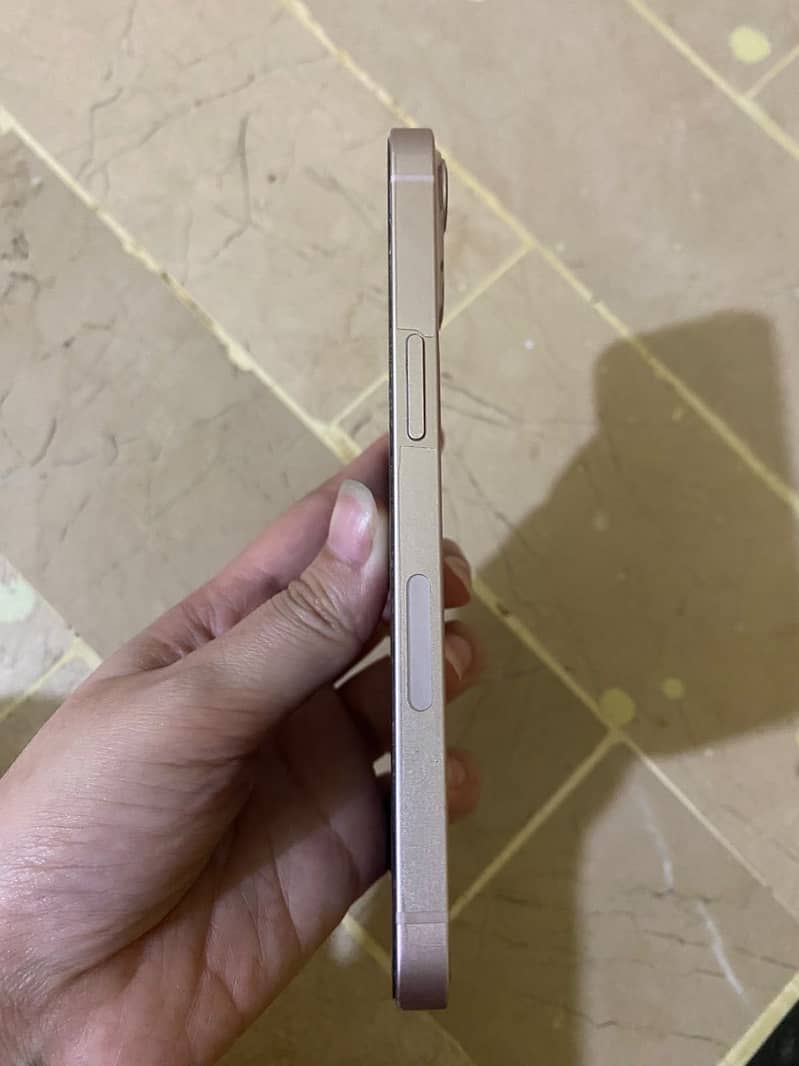 Apple iPhone 13 1