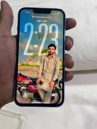 Apple iPhone 13
