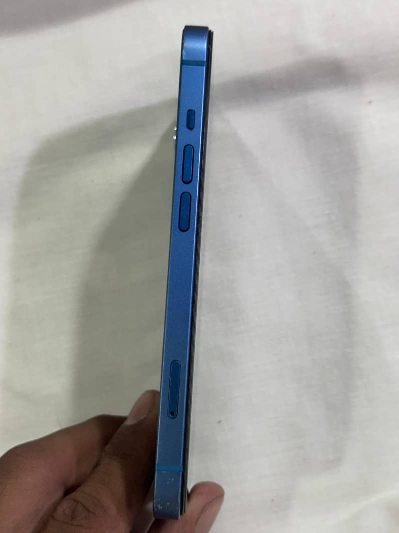 Apple iPhone 13 6