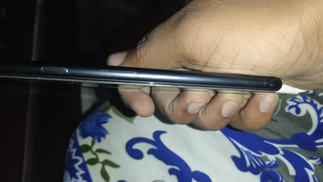 Apple iPhone 7 2