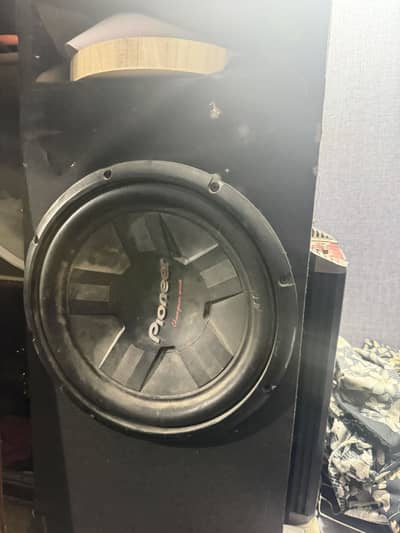 Pioneer heavy car basser with amplifier