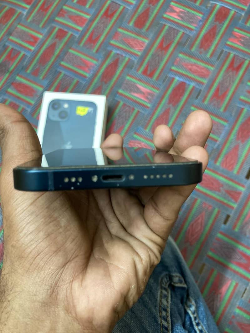 Apple iPhone 13 6
