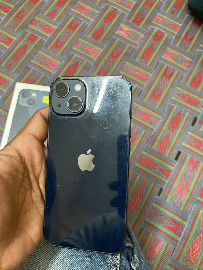 Apple iPhone 13 8