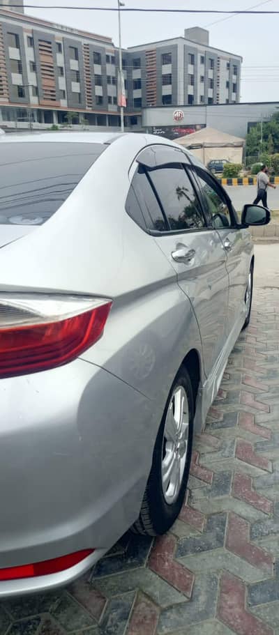 Honda Grace Hybrid 2021