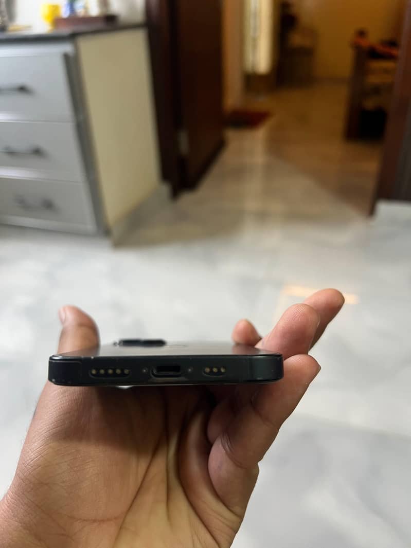 Apple iPhone 13 2