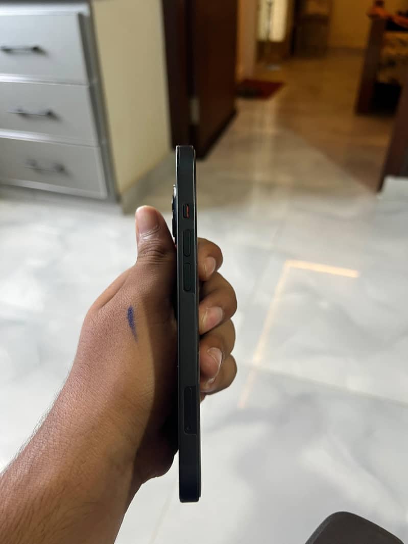 Apple iPhone 13 3