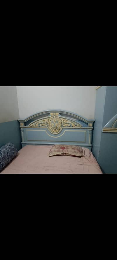 Bed & wardrobe without mattress