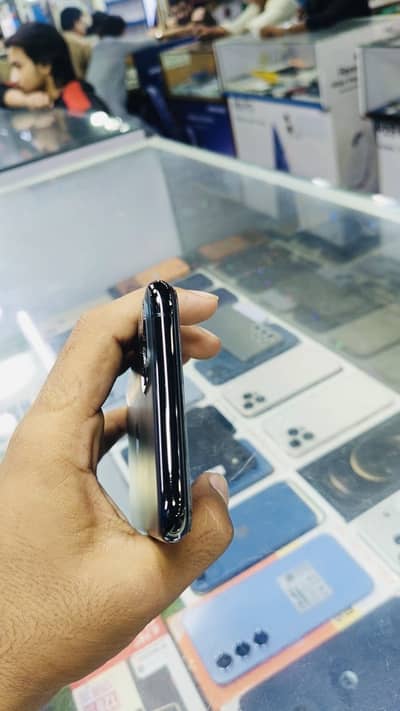 Apple iPhone 11 Pro Max 256GB Factory Unlock With Box