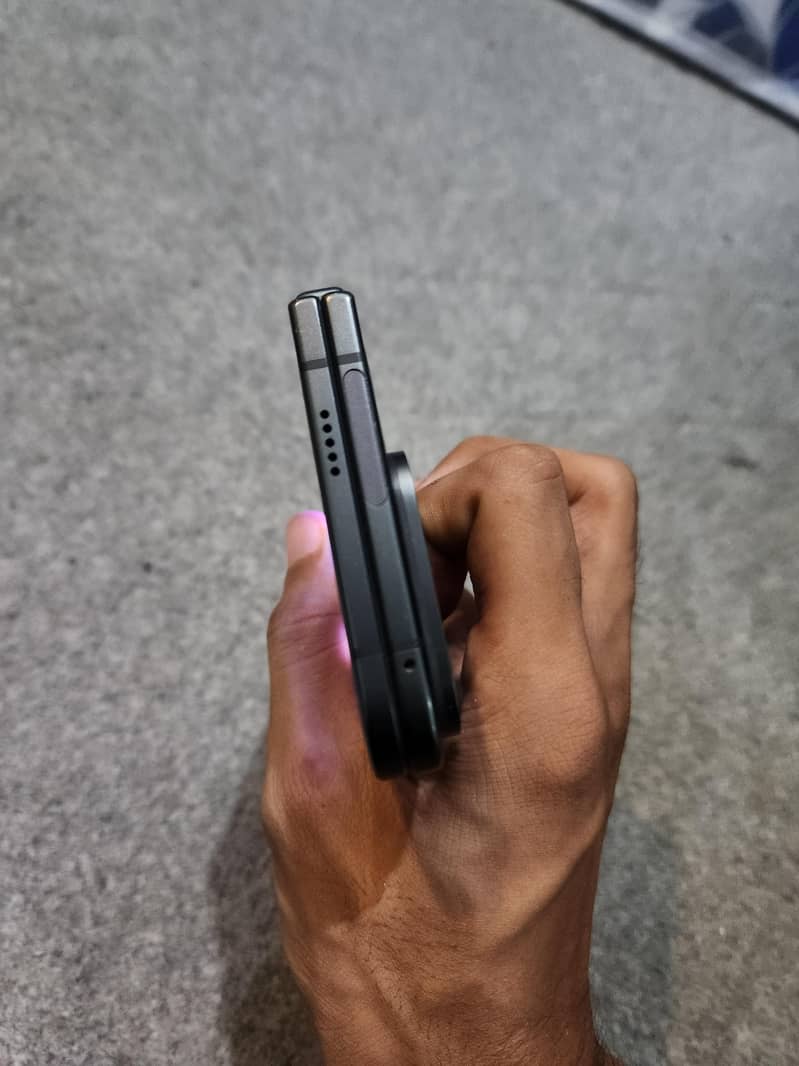 Google Pixel 9 Pro Fold [Sim Working] 3