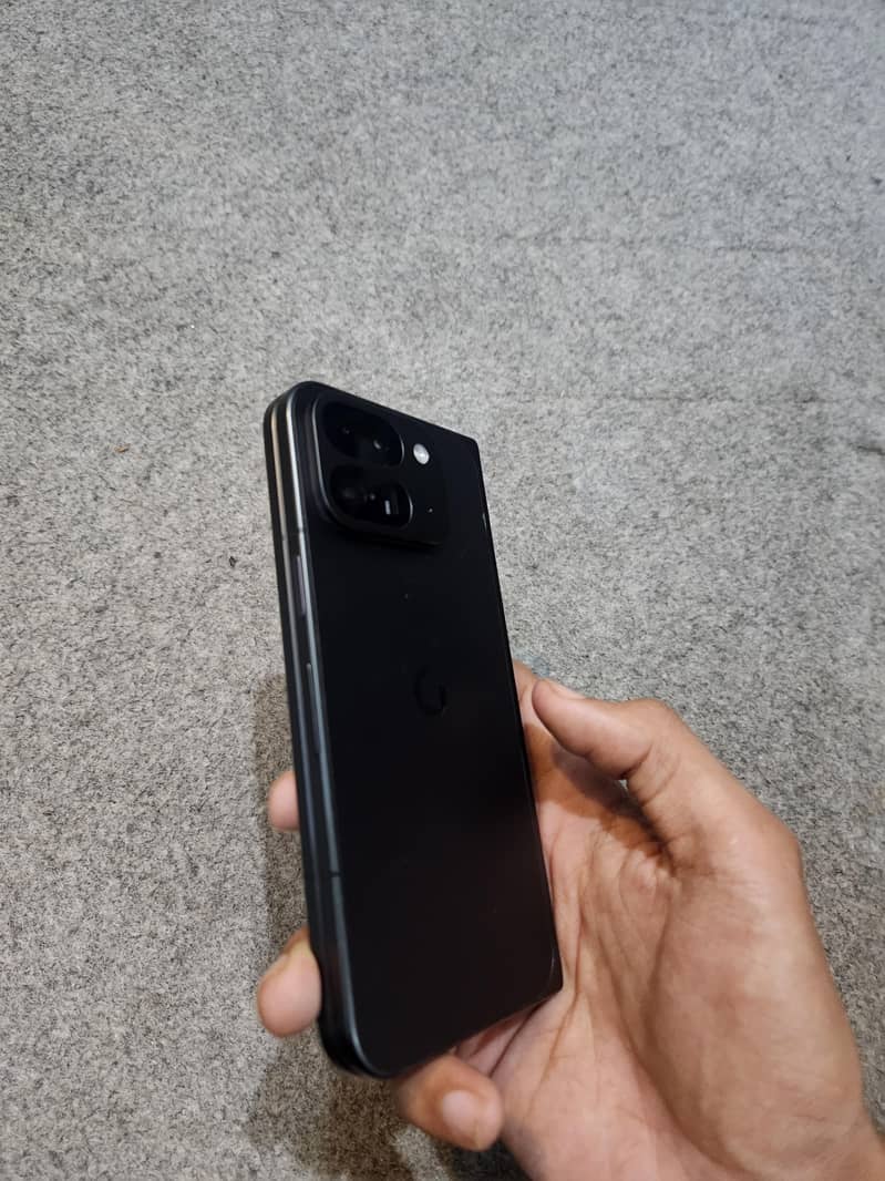Google Pixel 9 Pro Fold [Sim Working] 4