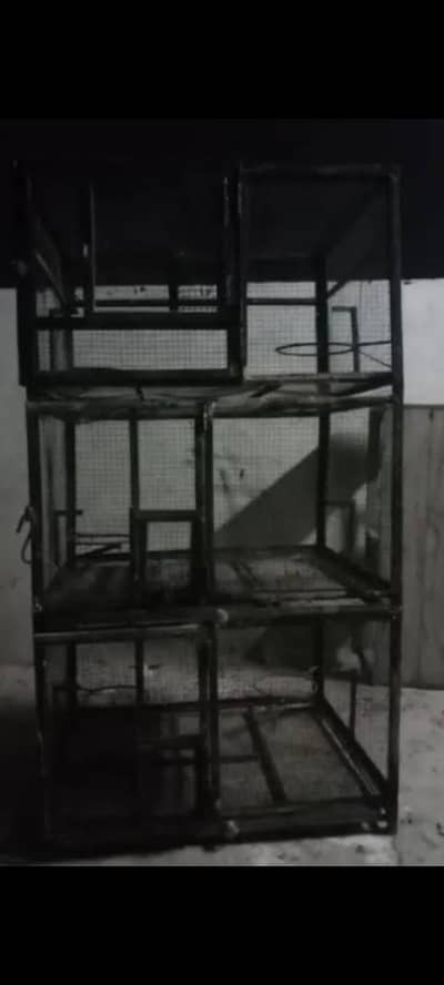 cages in parit