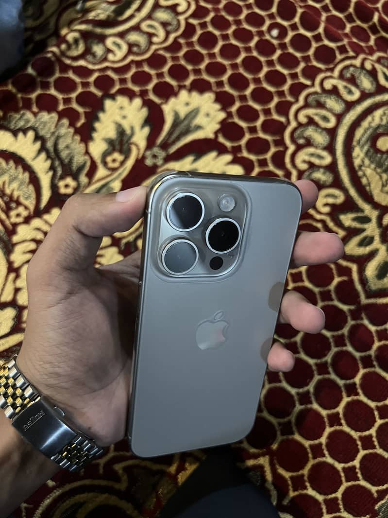 Apple iPhone 15 Pro 2