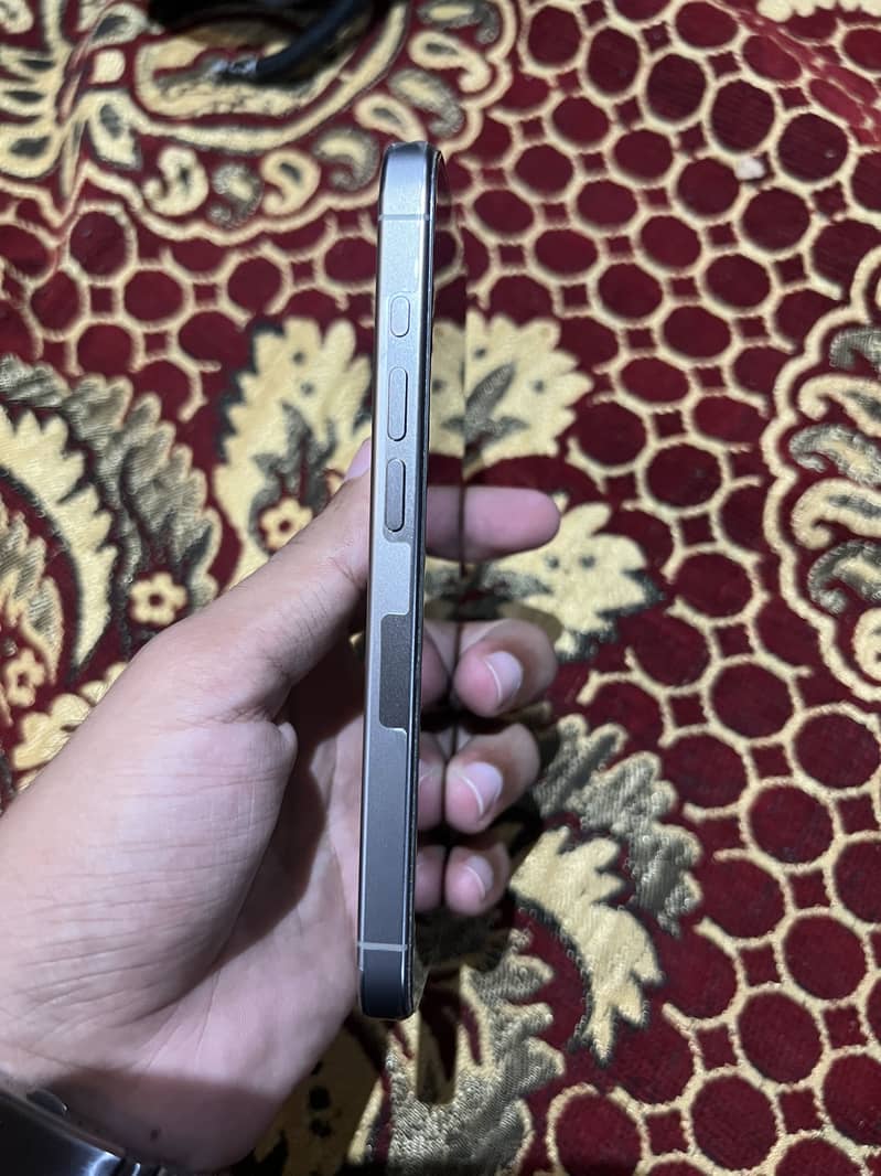 Apple iPhone 15 Pro 5