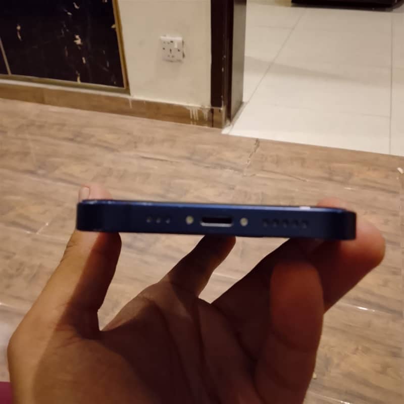 Apple iPhone 12 2