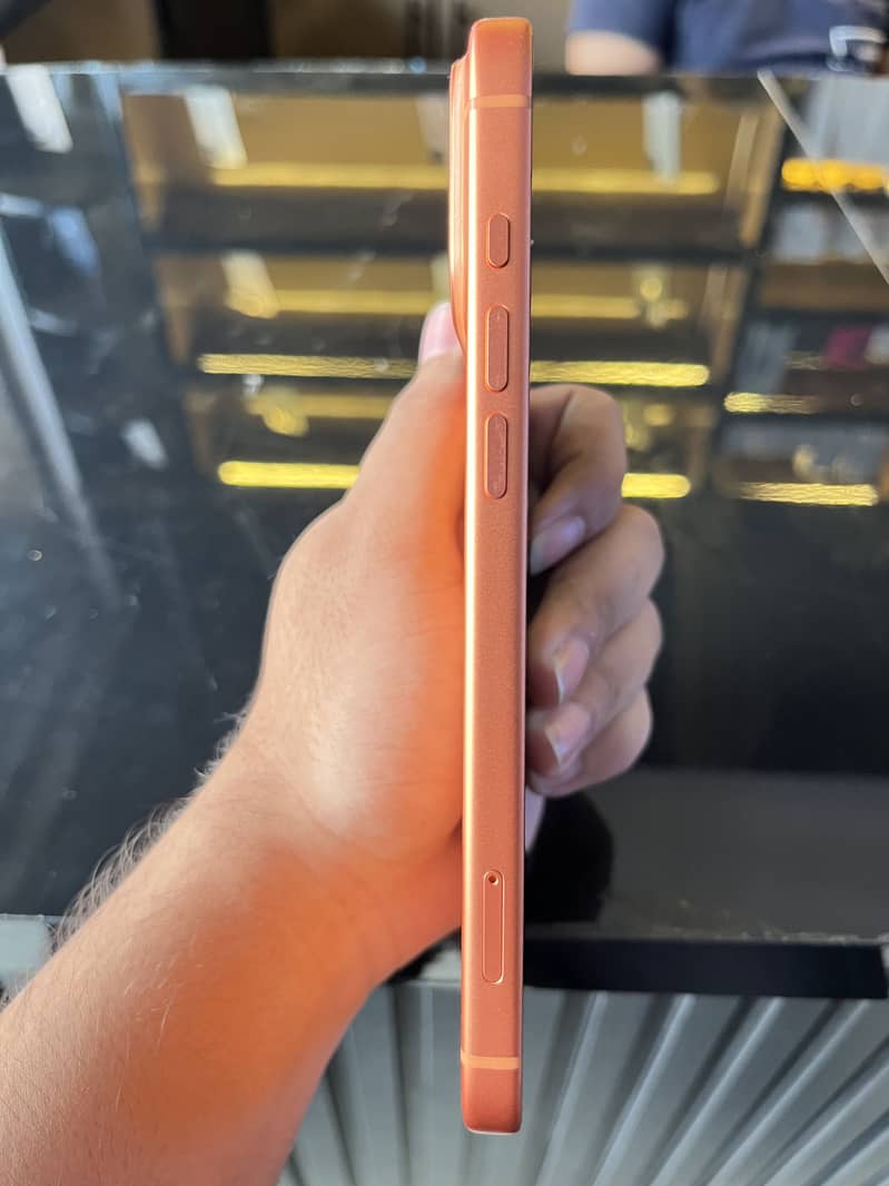 Apple iPhone 17 Pro Max 2