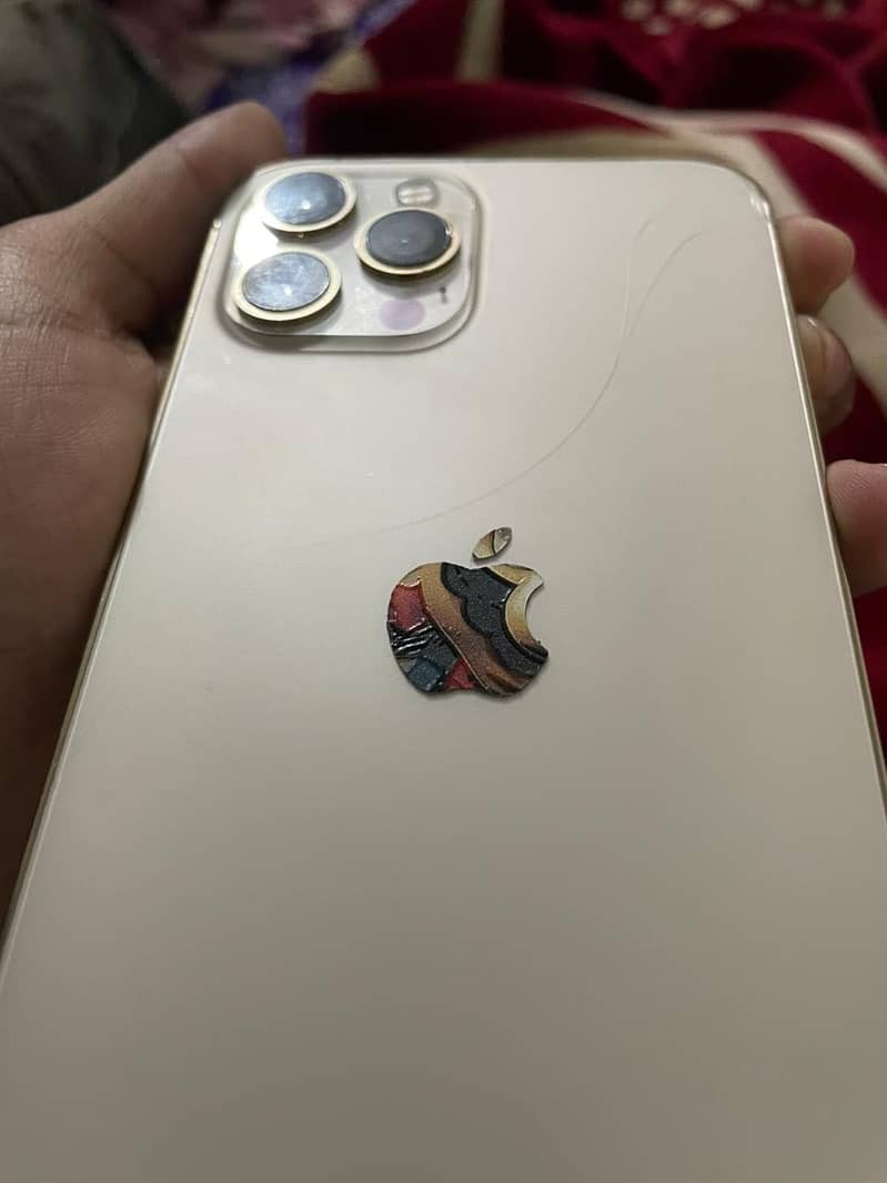 Apple iPhone 12 Pro Max 4